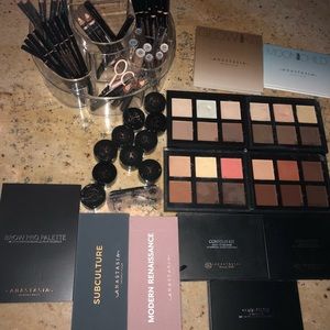 110 Piece Anastasia Beverly Hills makeup kit